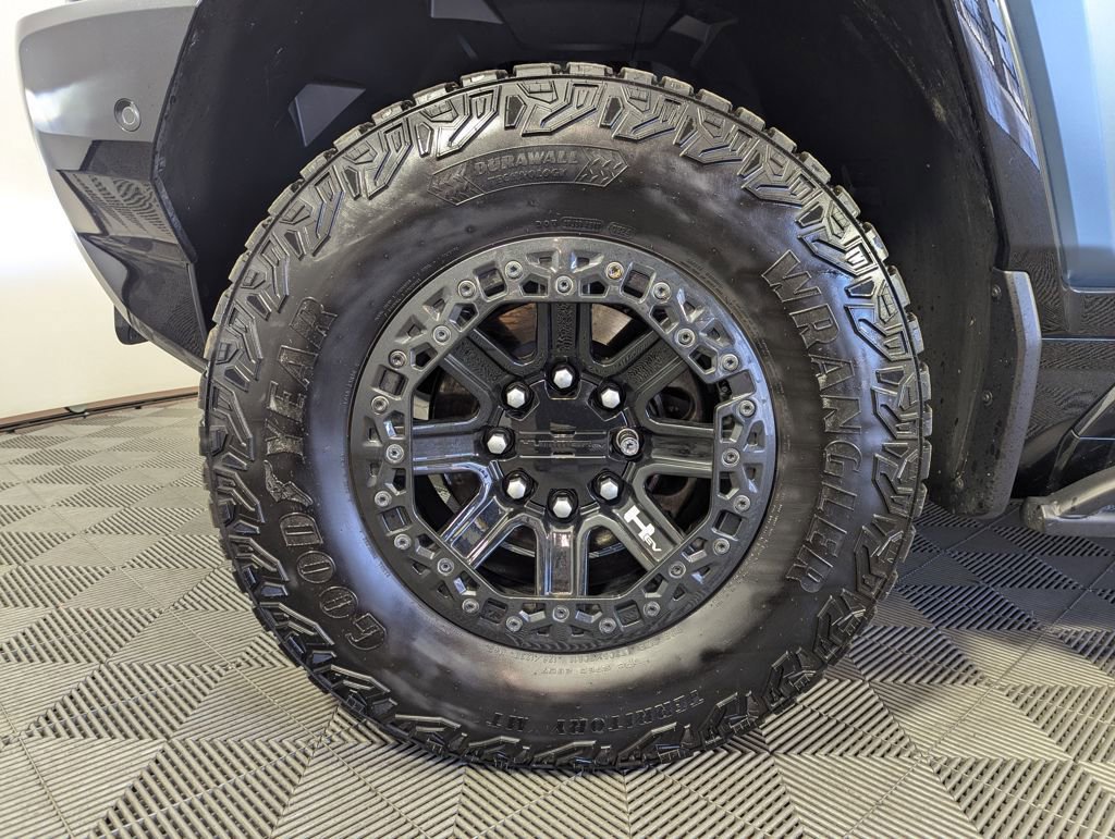 Used 2024 GMC Hummer EV 3X w/ Omega Edition image 16