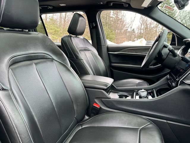 Certified 2024 Jeep Grand Cherokee L Limited w/ Luxury Tech Group II image 17