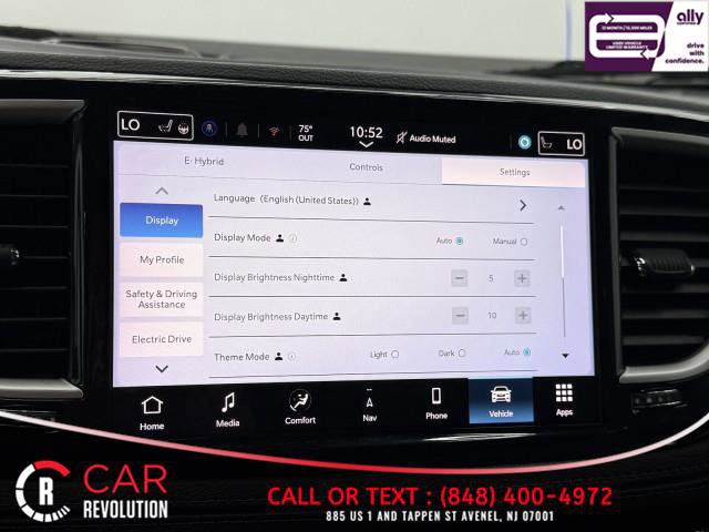 Used 2021 Chrysler Pacifica Touring-L image 32