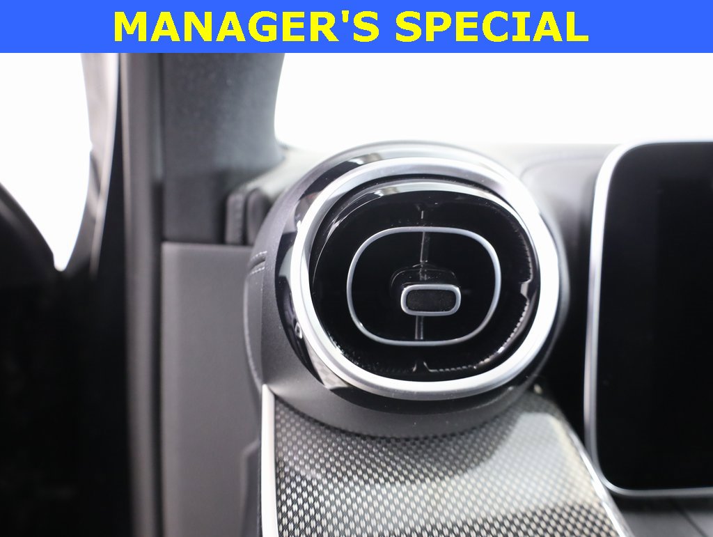 Used 2025 Mercedes-Benz GLC 300 4MATIC image 16