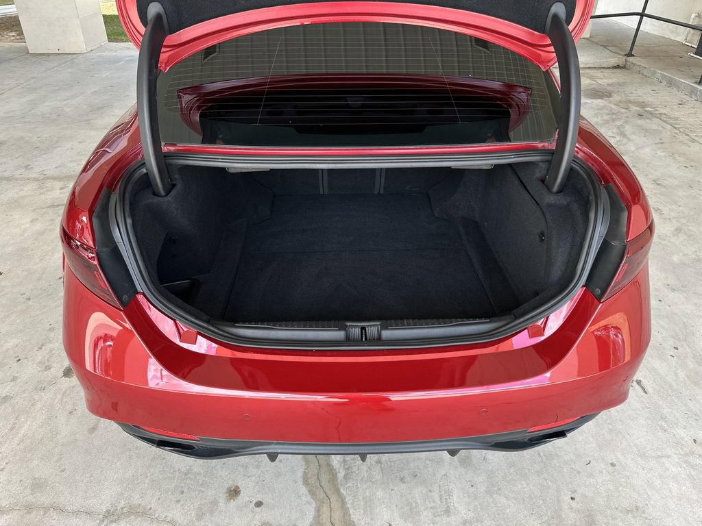 Used 2019 Alfa Romeo Giulia Ti Sport w/ Quick Order Package 22U Sport RWD image 31