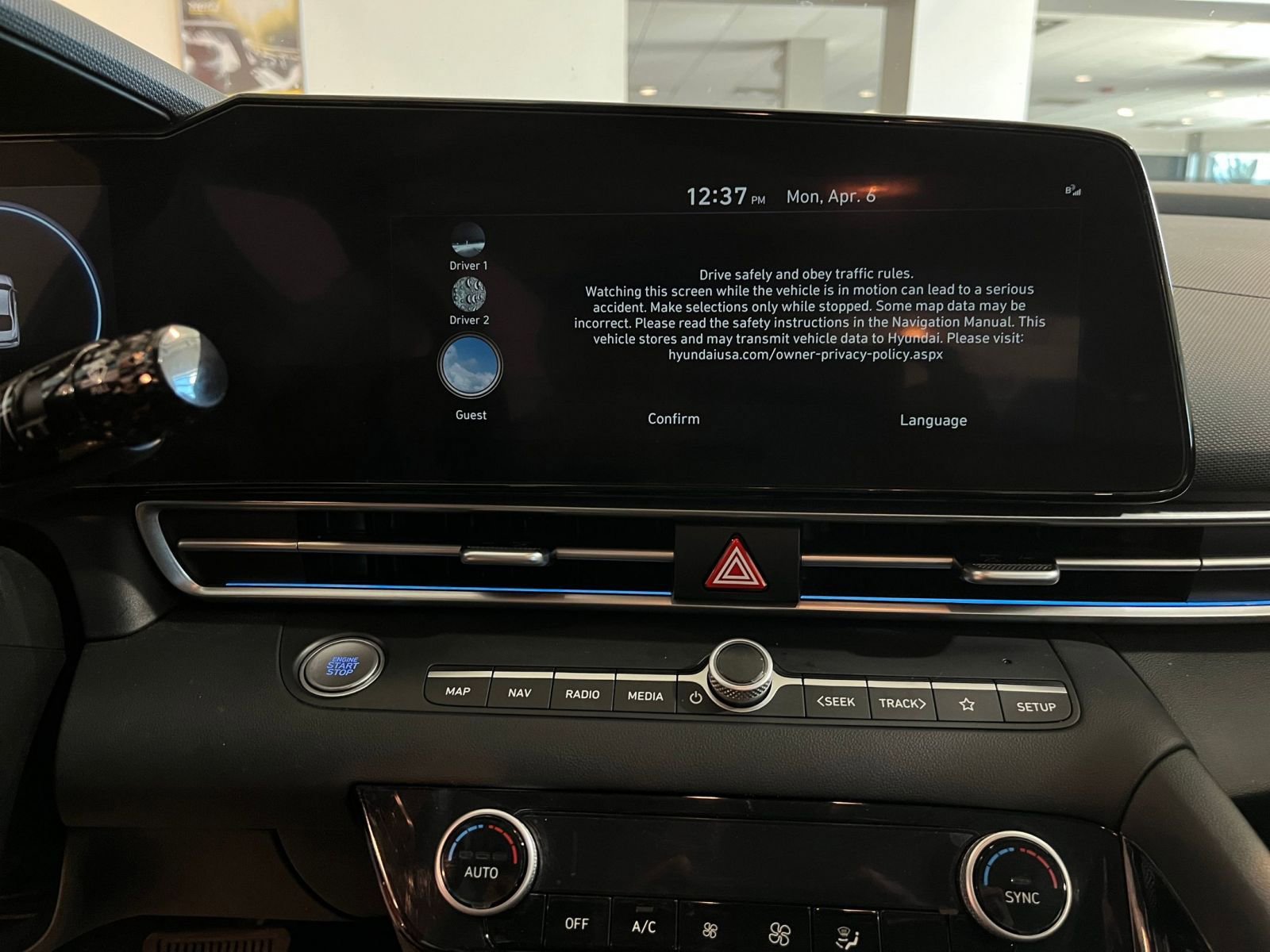 Used 2025 Hyundai Elantra SEL image 21