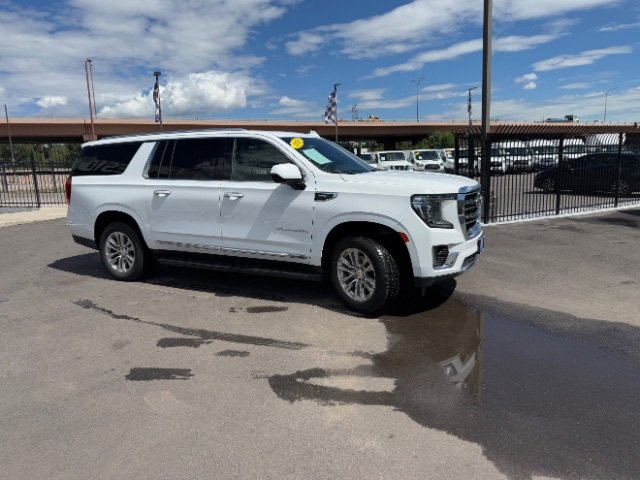 Used 2023 GMC Yukon XL SLT image 48