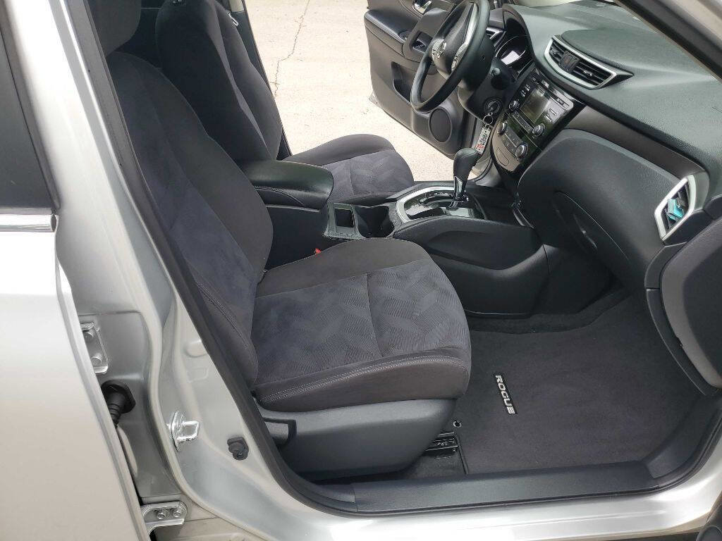 Used 2015 Nissan Rogue S AWD/4WD image 29