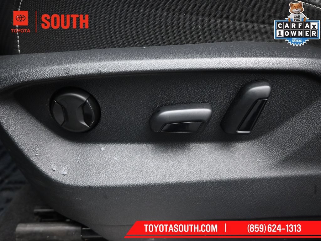 Used 2024 Volkswagen Atlas Cross Sport SE FWD image 10