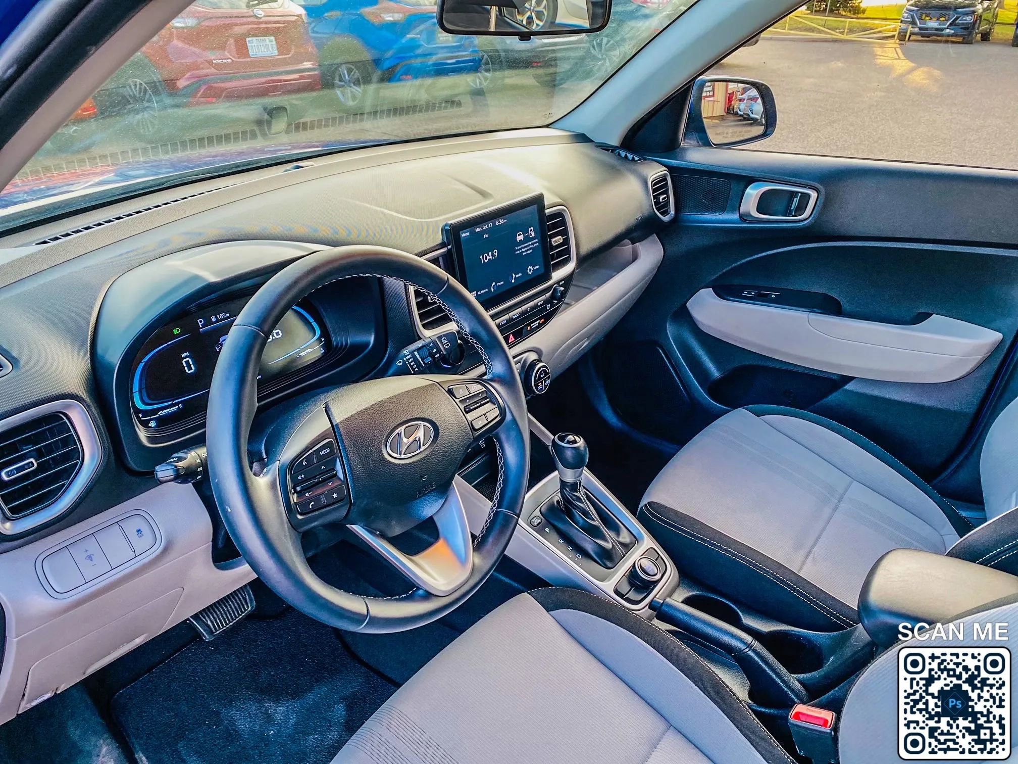 Used 2023 Hyundai Venue SEL image 27