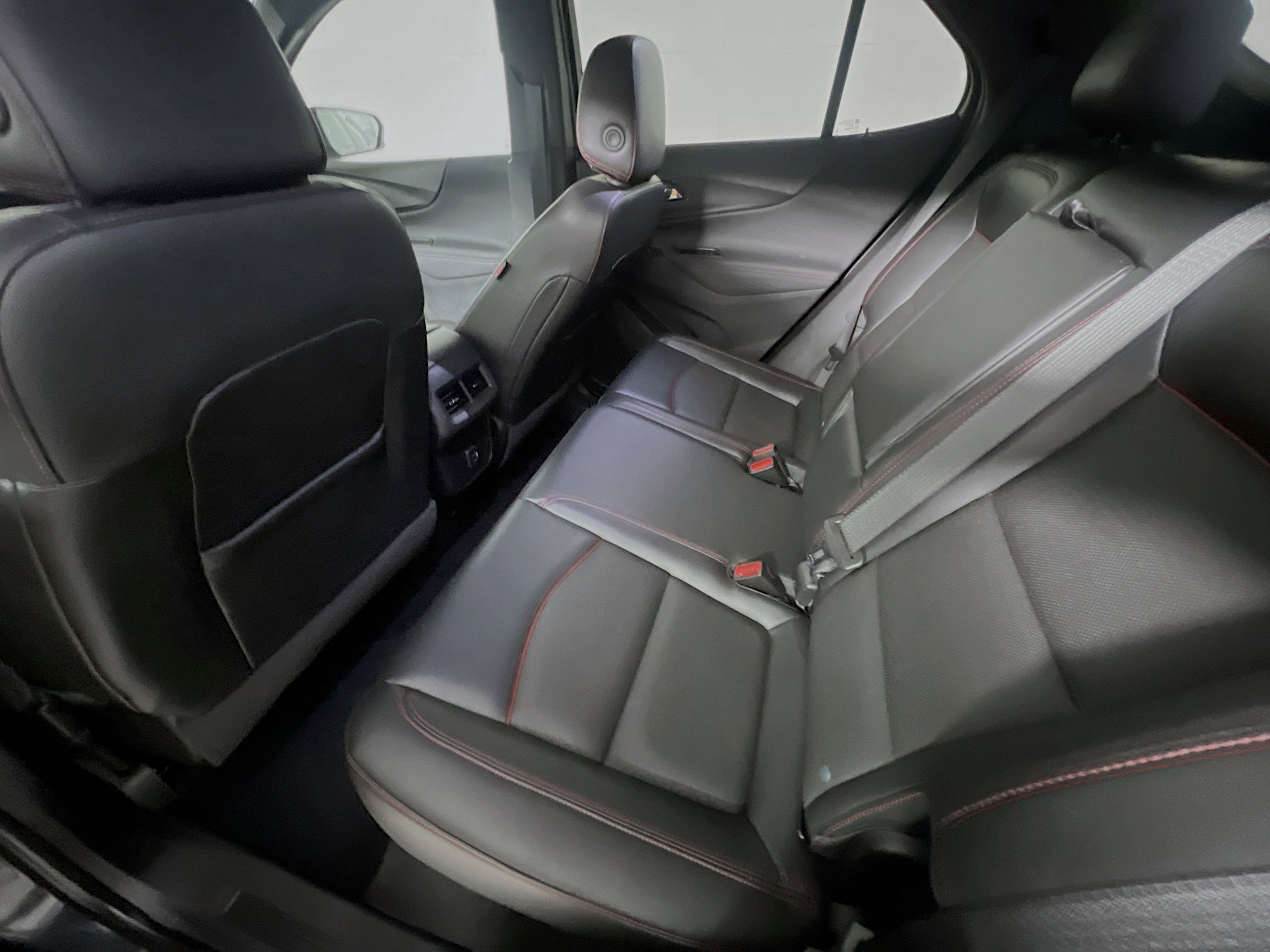Used 2023 Chevrolet Equinox RS w/ RS Leather Package FWD image 29