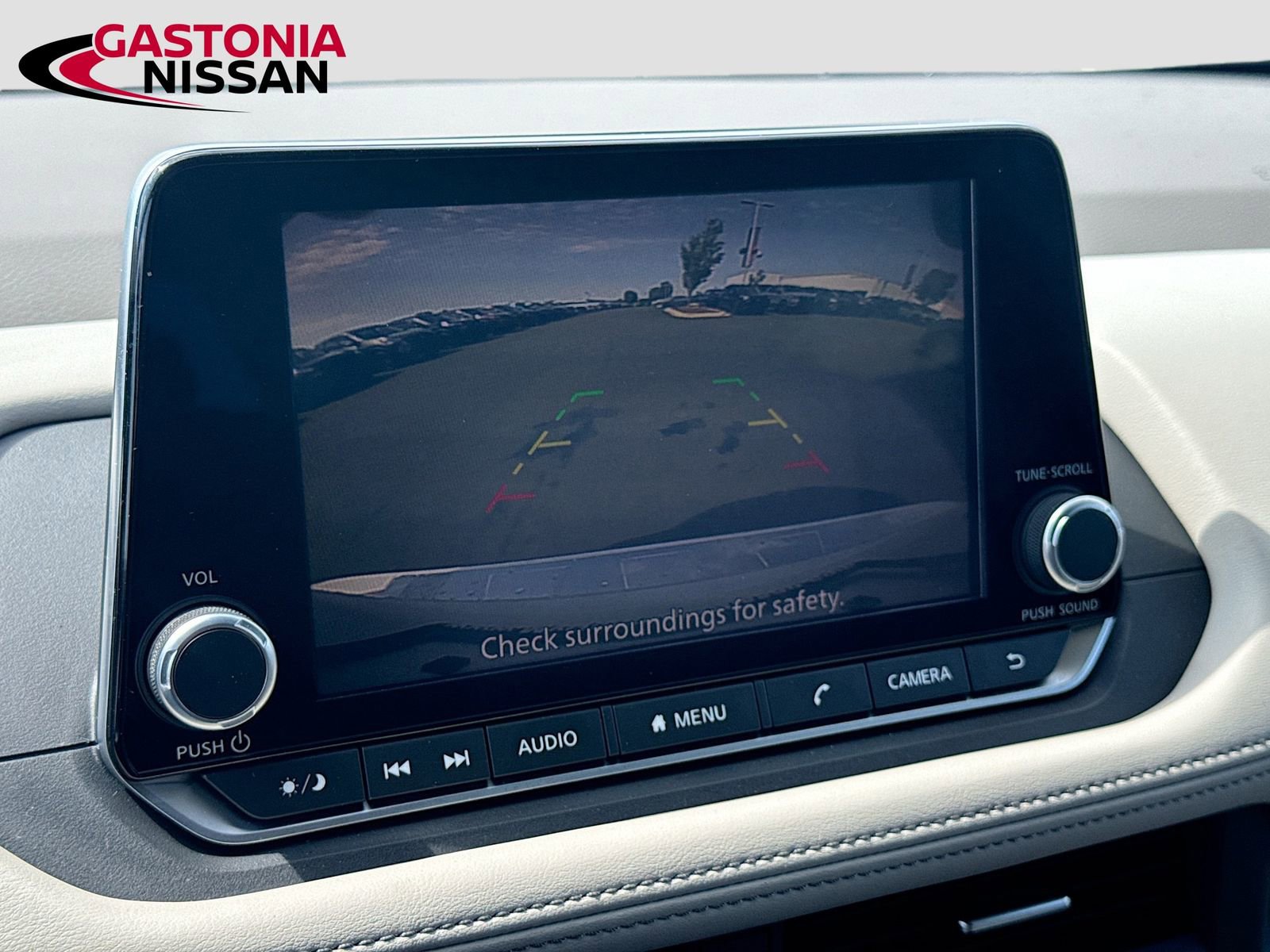 Used 2024 Nissan Rogue SV AWD/4WD image 17