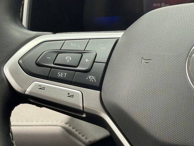Used 2025 Volkswagen Taos SE AWD/4WD image 10