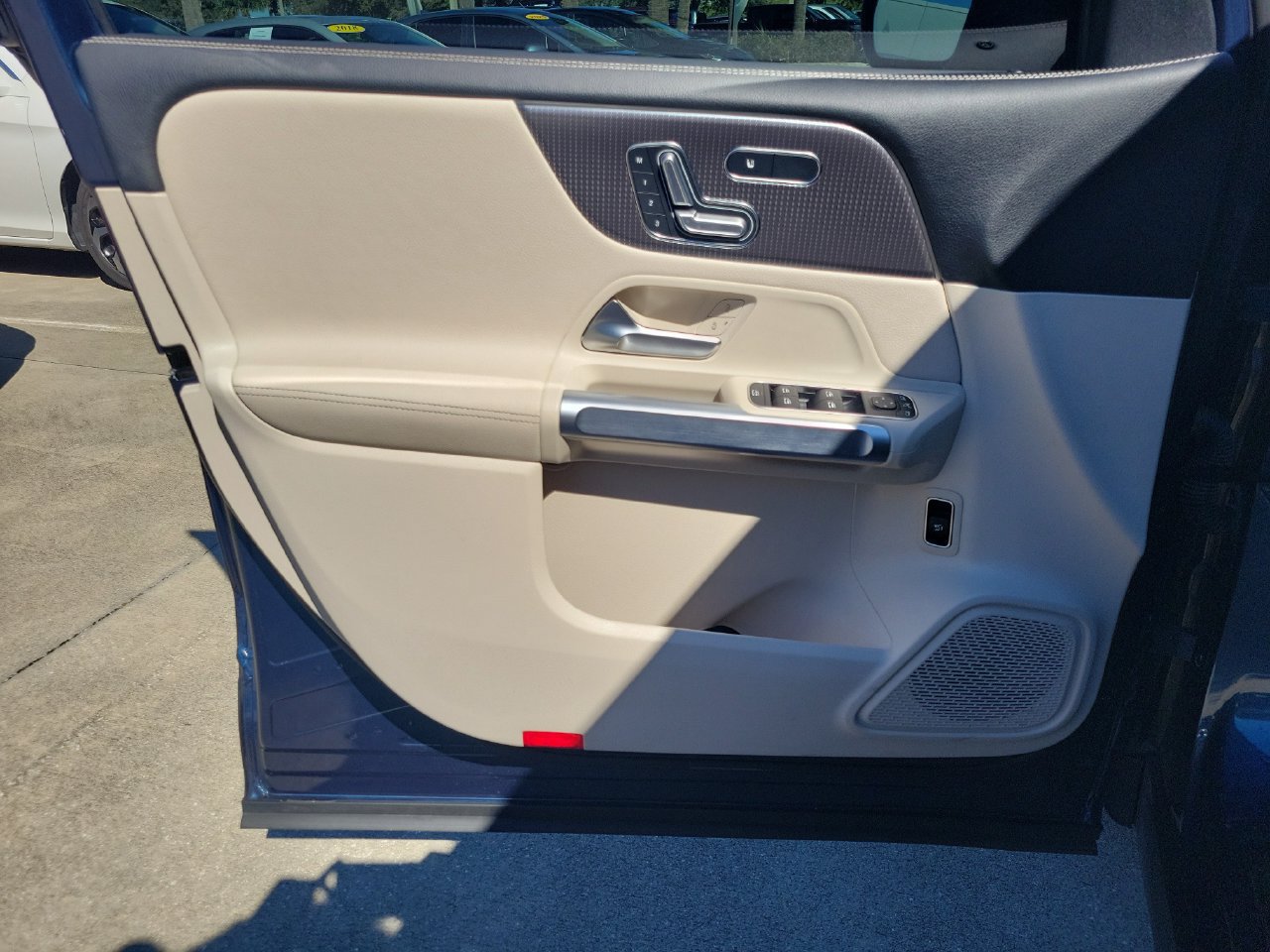 Used 2022 Mercedes-Benz GLB 250 image 14