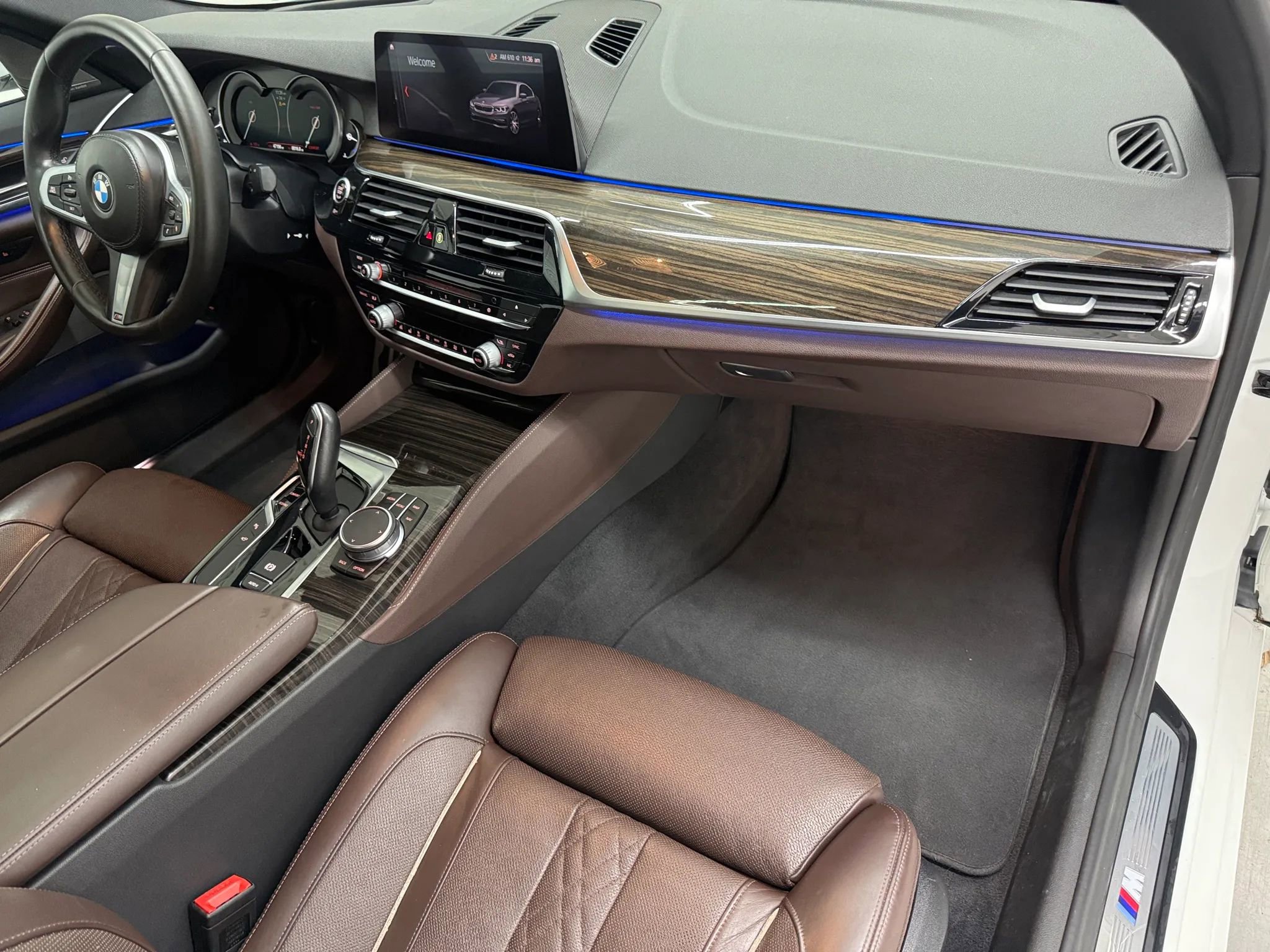 Used 2019 BMW 540i w/ M Sport Package image 10
