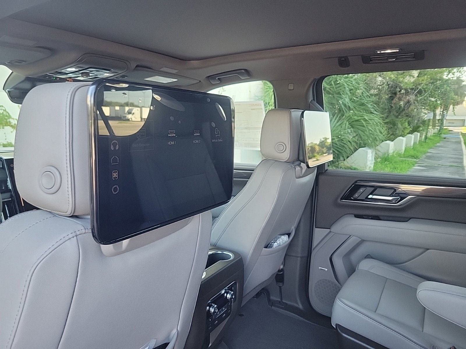 New 2026 GMC Yukon XL Elevation w/ Elevation Premium Package RWD image 13