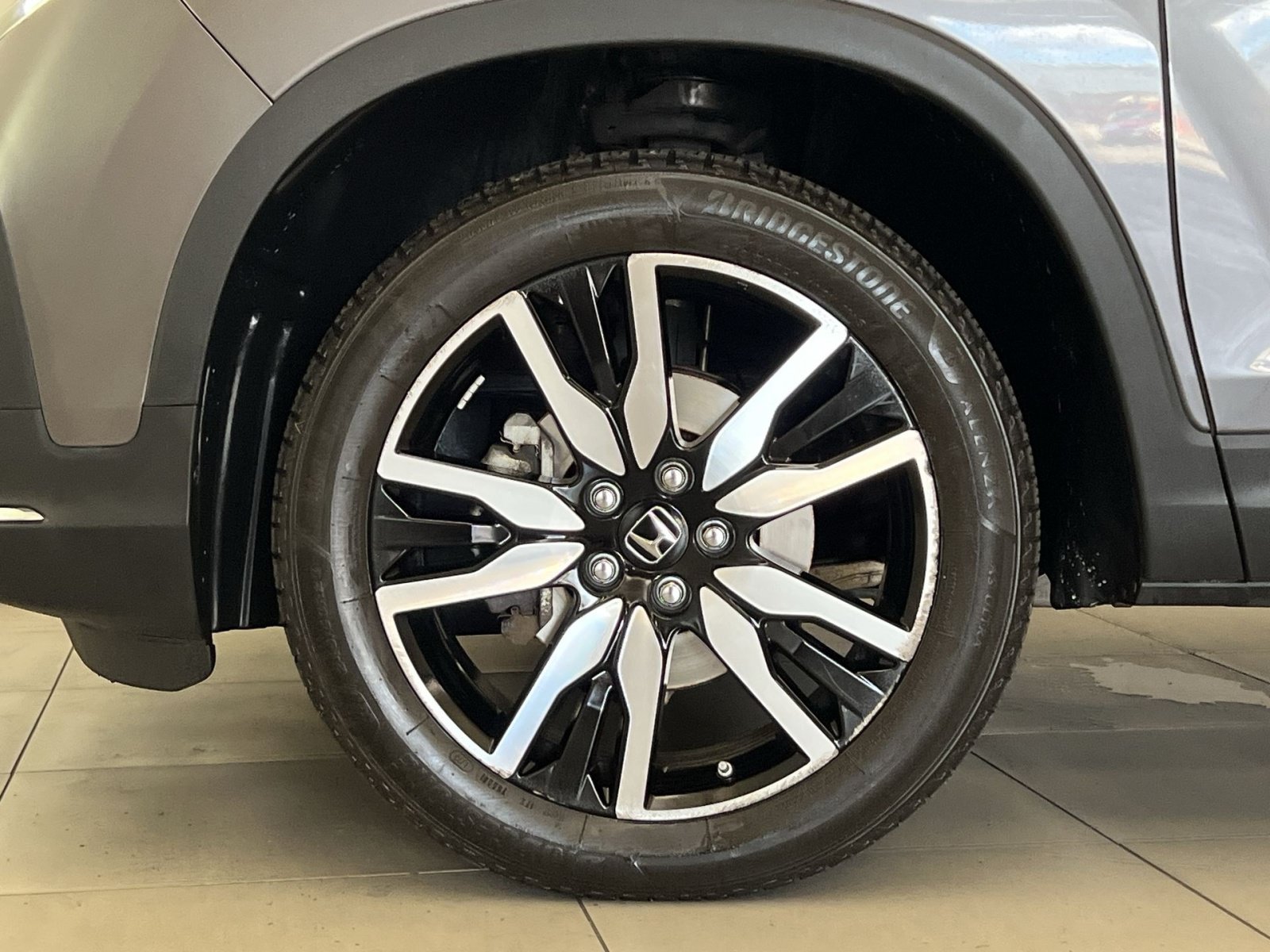 Used 2019 Honda Pilot Touring image 11