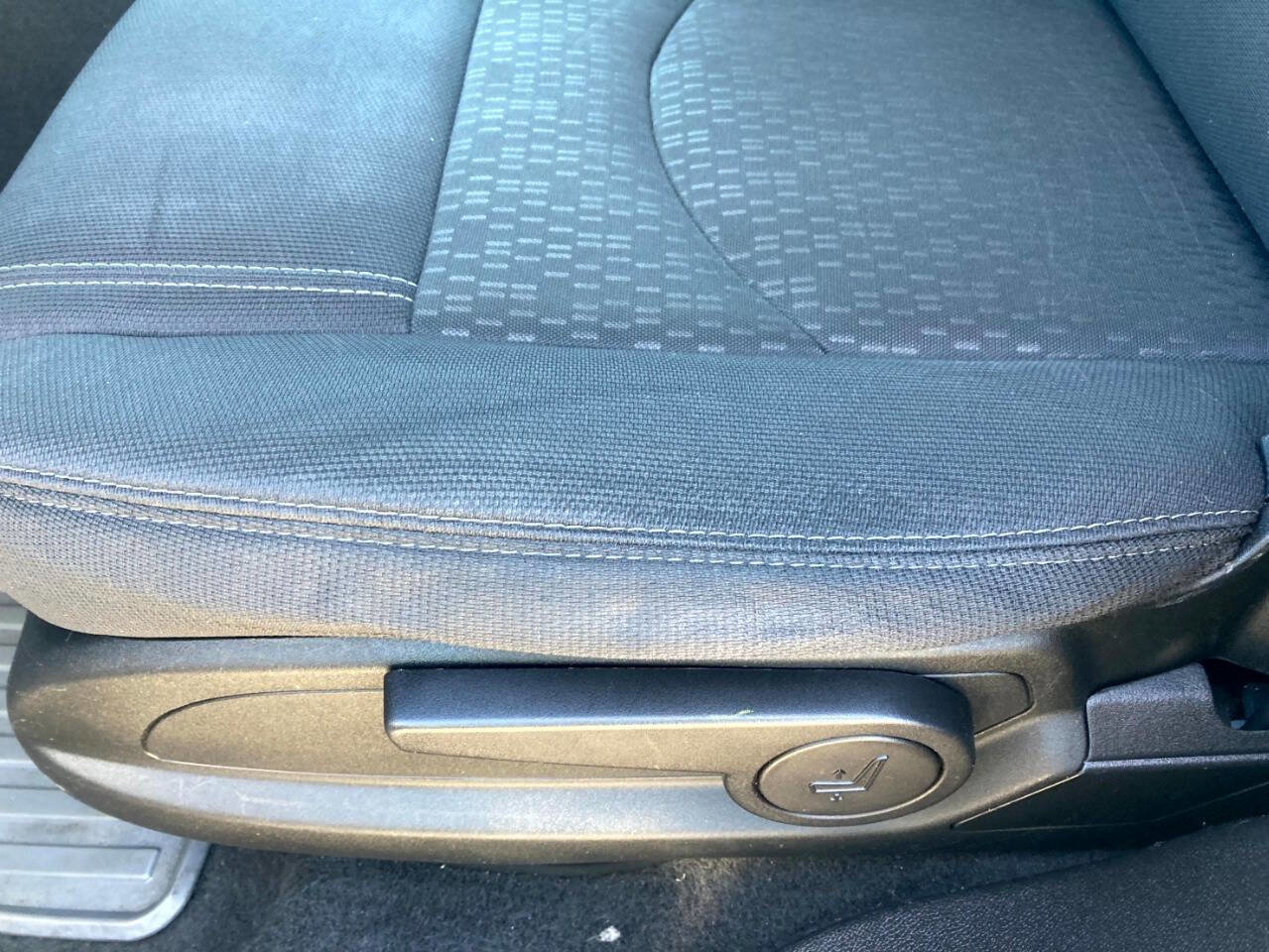 Used 2014 GMC Acadia SLE image 14