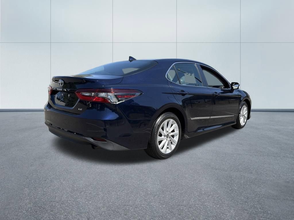 Used 2021 Toyota Camry LE FWD image 5