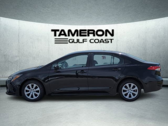 Used 2024 Toyota Corolla LE FWD image 2