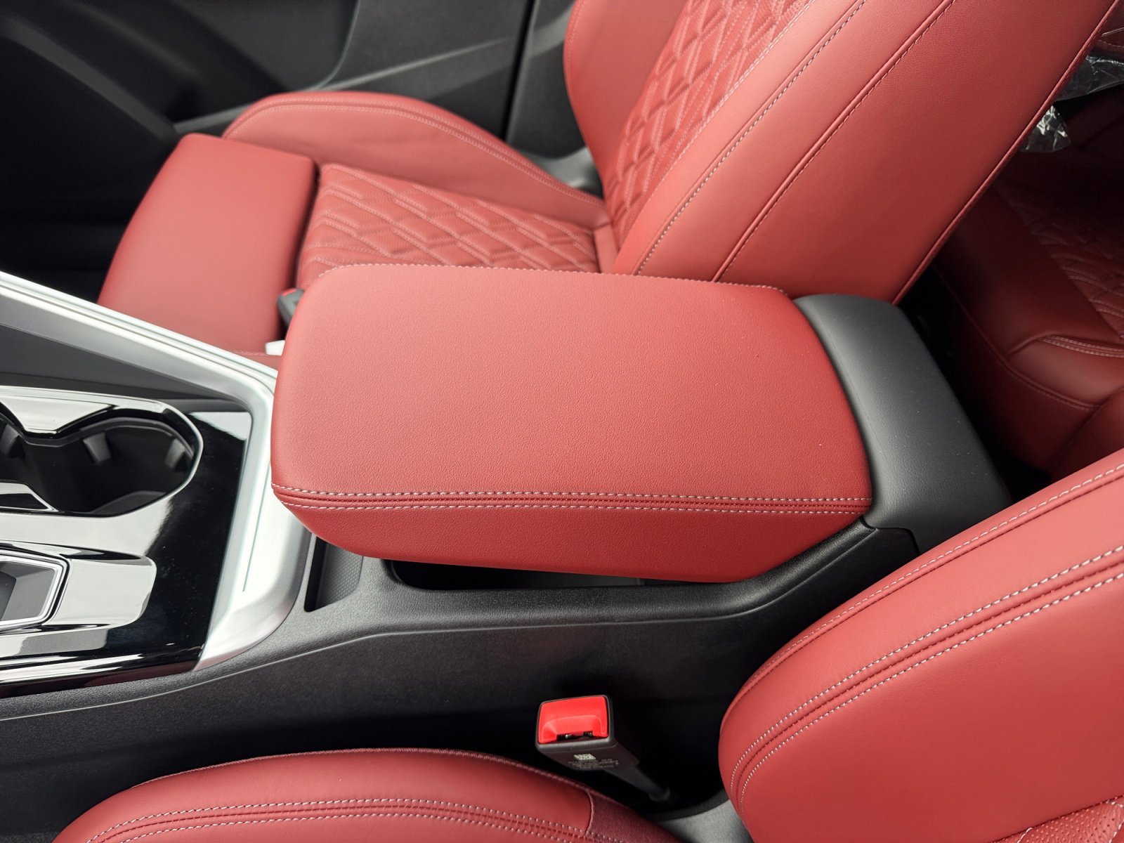 New 2025 Audi SQ5 Prestige image 14