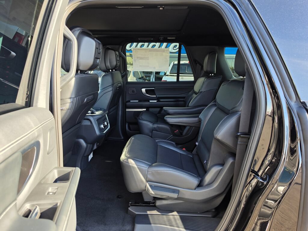 New 2027 Ford Expedition Max Platinum w/ Stealth Performance Package AWD/4WD image 9