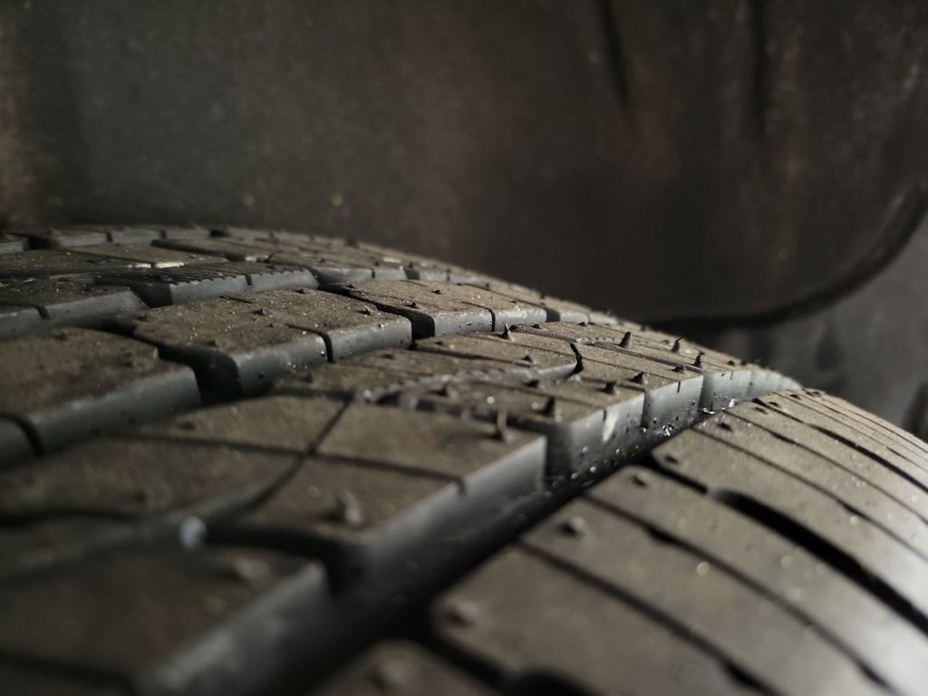 Used 2021 Toyota RAV4 XLE Premium image 11