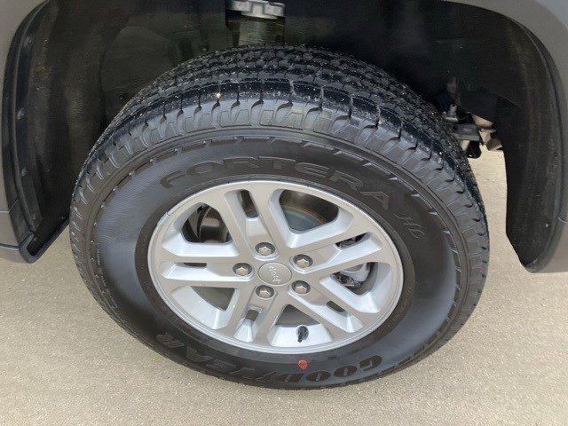 Certified 2023 Jeep Grand Cherokee Laredo w/ Luxury Tech Group I image 26