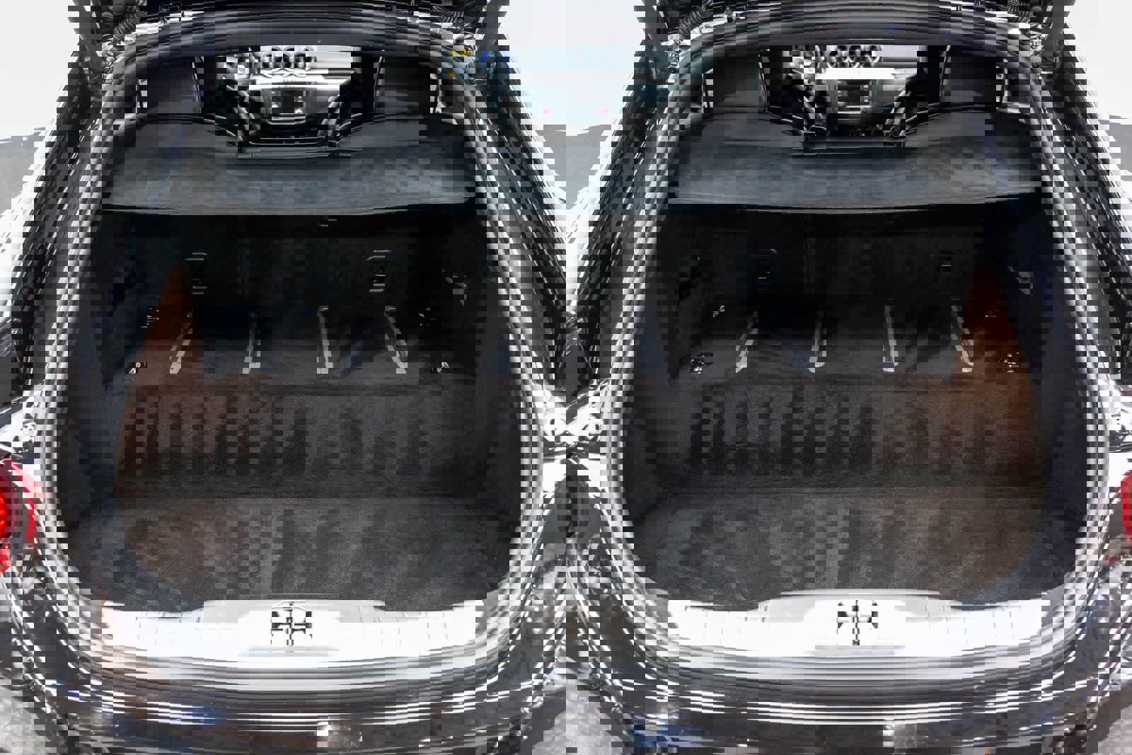 Used 2015 Ferrari FF image 21