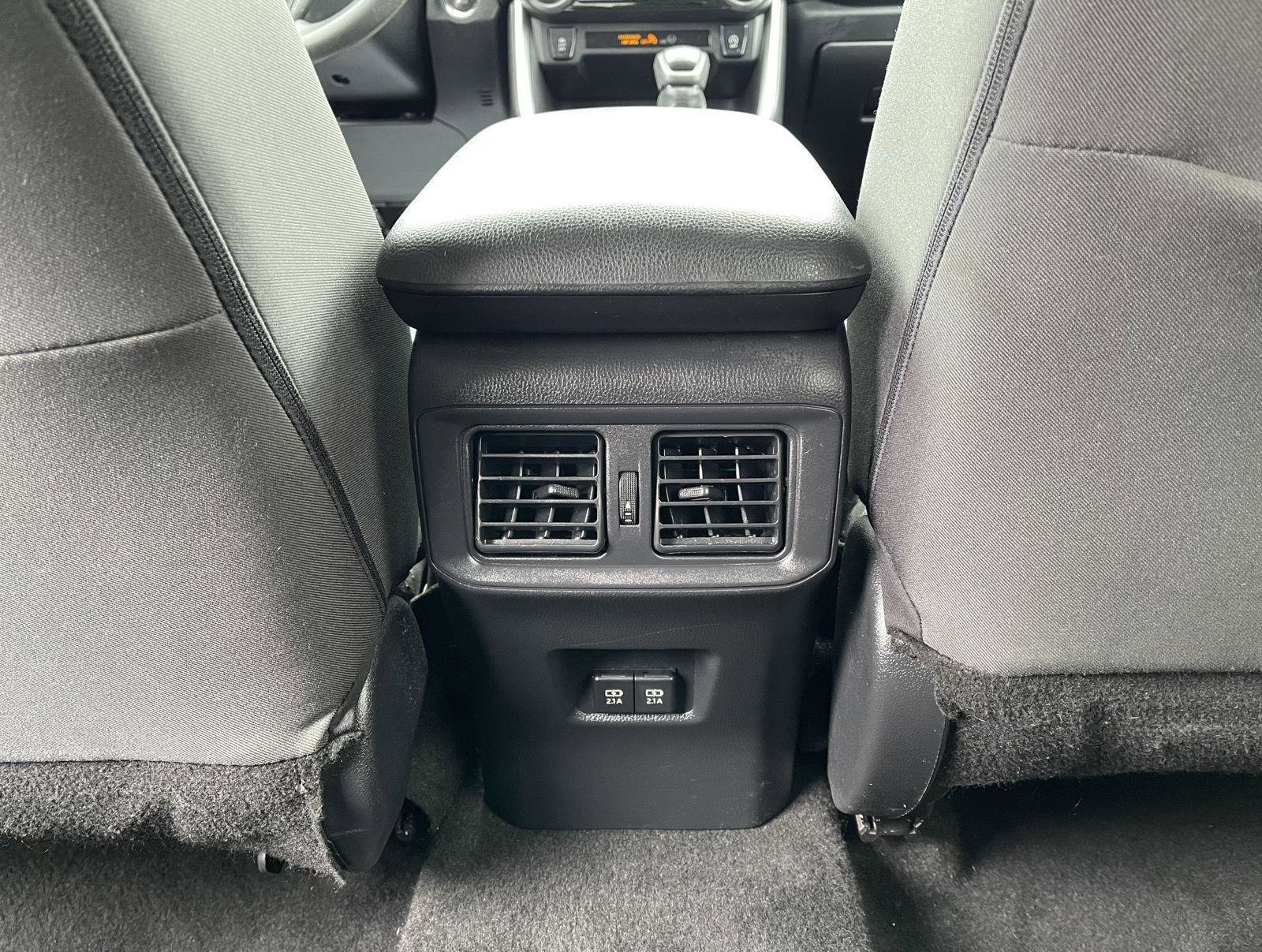 Used 2021 Toyota RAV4 XLE AWD/4WD image 14