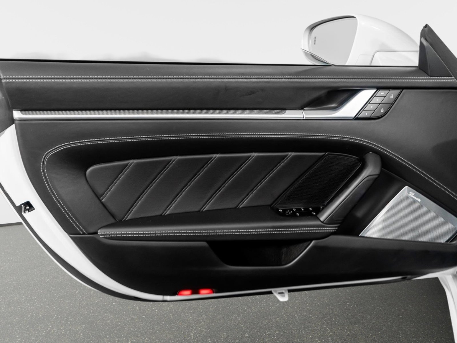 Used 2023 Porsche 911 Turbo S image 49