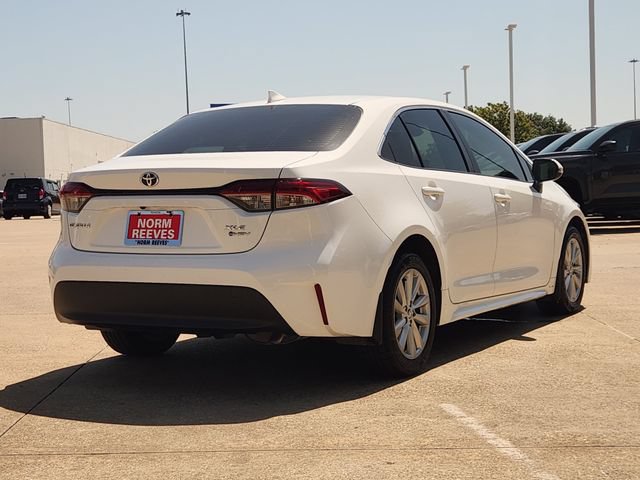 Used 2025 Toyota Corolla XLE FWD image 3