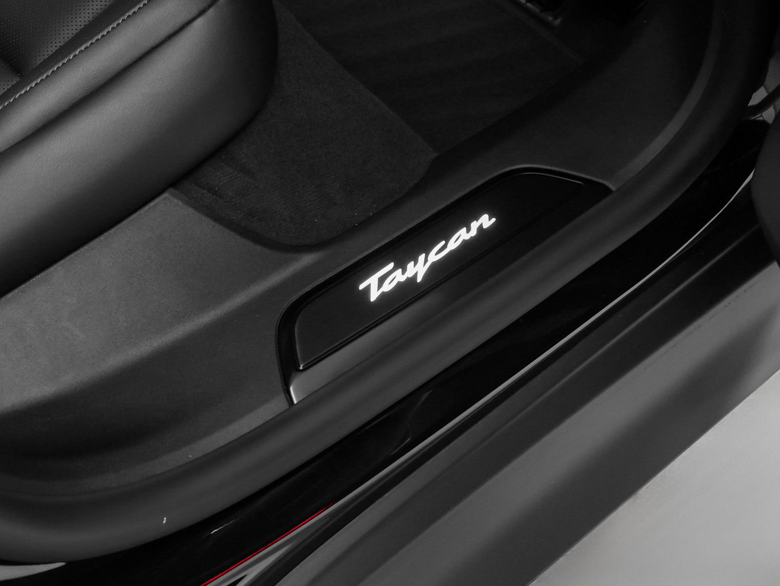 New 2026 Porsche Taycan image 26