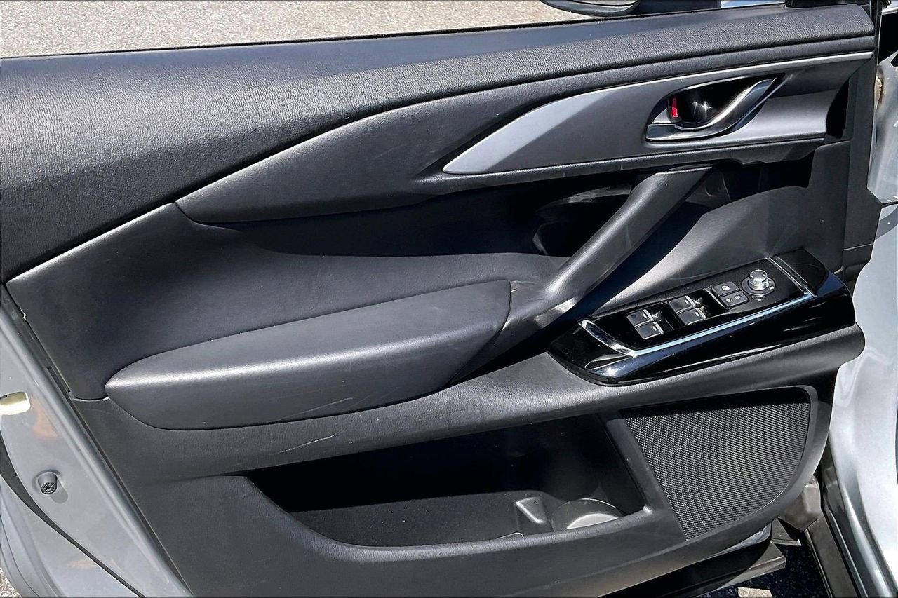 Used 2023 MAZDA CX-9 Touring image 29