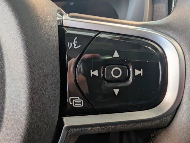 New 2026 Volvo XC90 B6 Plus w/ Protection Package Premier AWD/4WD image 16