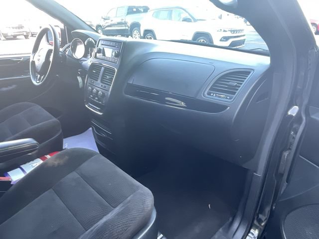 Used 2016 Dodge Grand Caravan SE FWD image 27