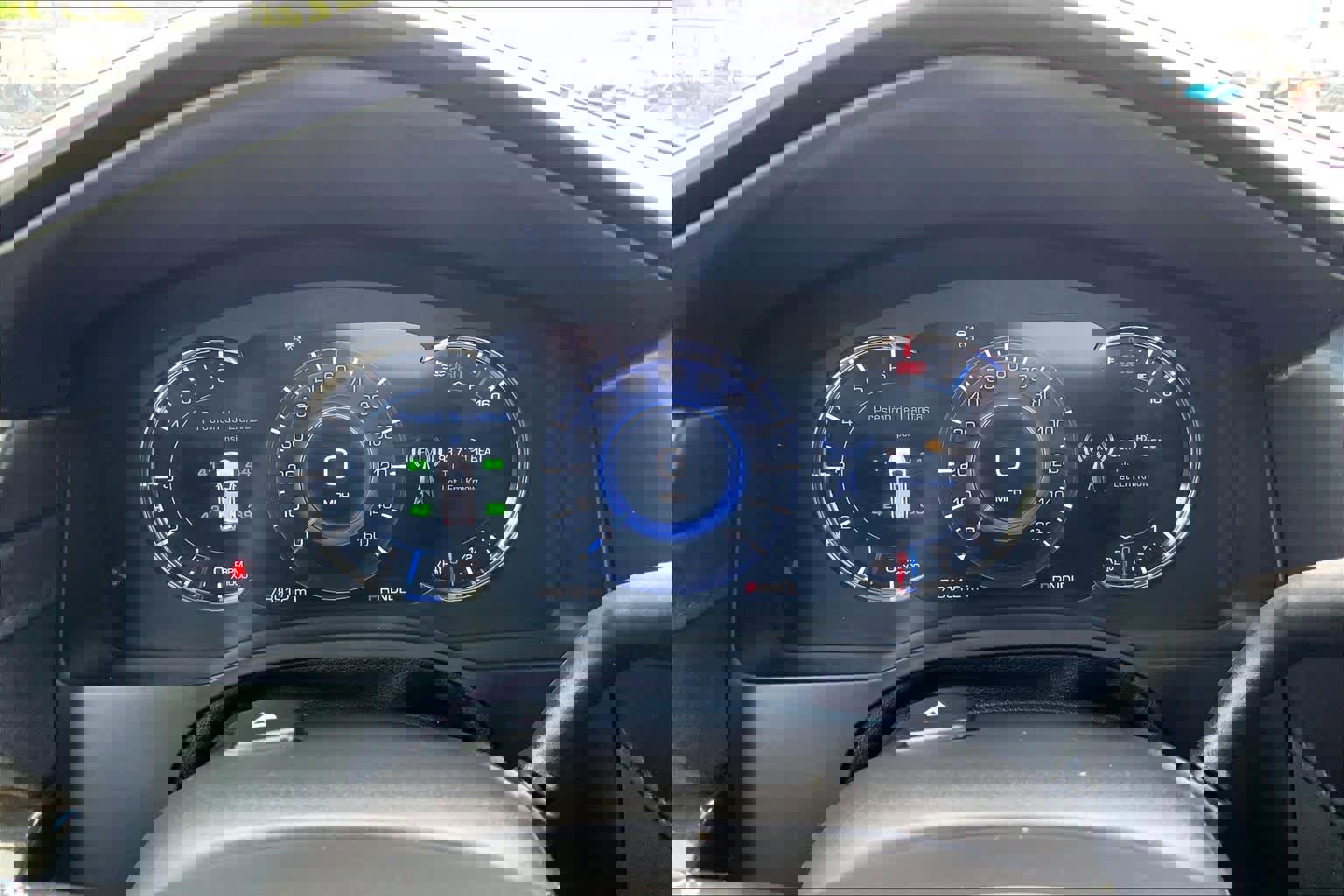 Used 2017 Cadillac Escalade Platinum image 26