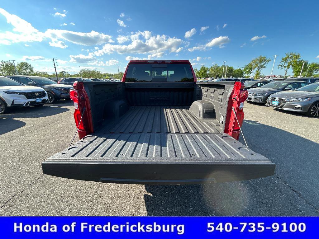 Used 2024 Chevrolet Silverado 1500 High Country w/ Technology Package AWD/4WD image 12