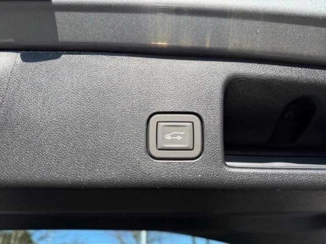 New 2026 Chevrolet Equinox EV RS FWD image 37