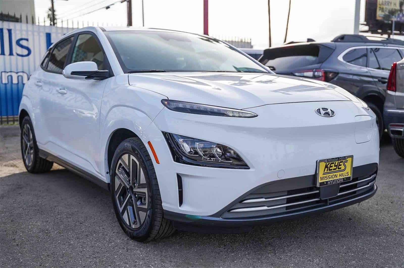 Certified 2022 Hyundai Kona Limited image 3