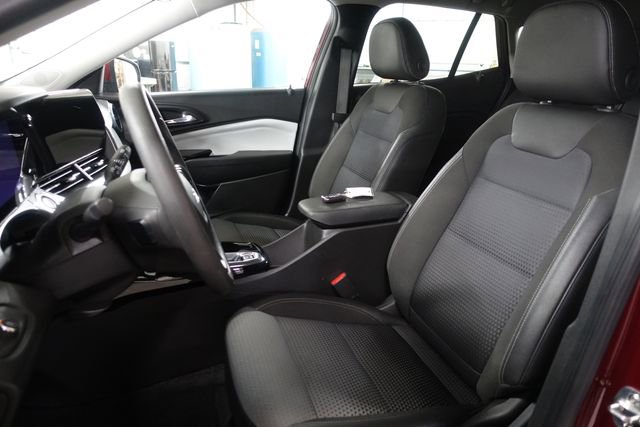 Used 2025 Chevrolet Trax LT image 10