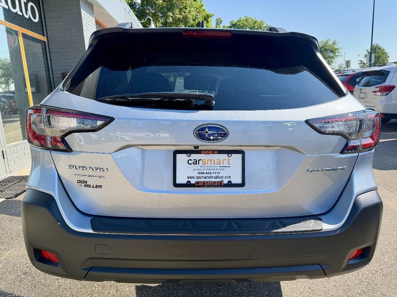 Used 2025 Subaru Outback Premium AWD/4WD image 9