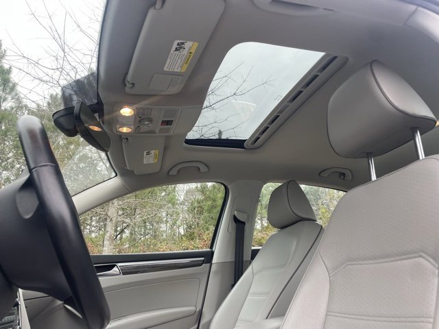 Used 2016 Volkswagen Passat 1.8T SE image 3