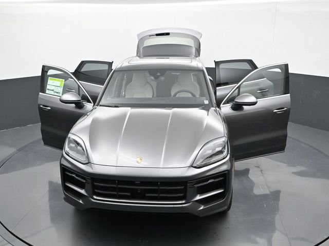 New 2026 Porsche Cayenne S image 34