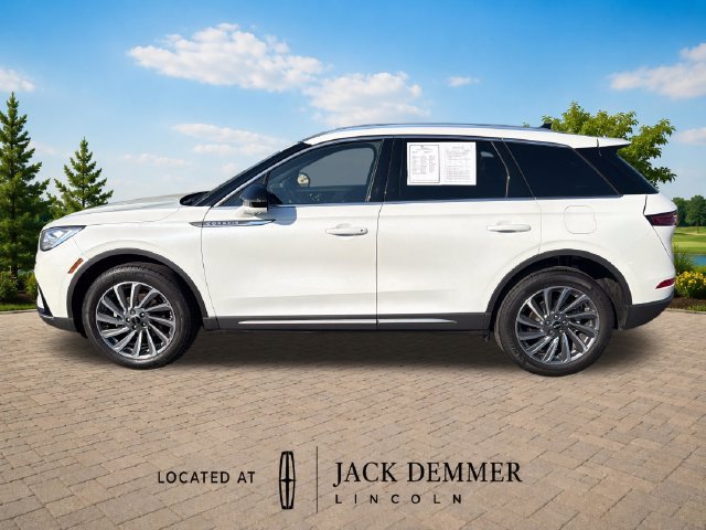 Used 2023 Lincoln Corsair Reserve w/ Equipment Group 201A AWD/4WD image 4