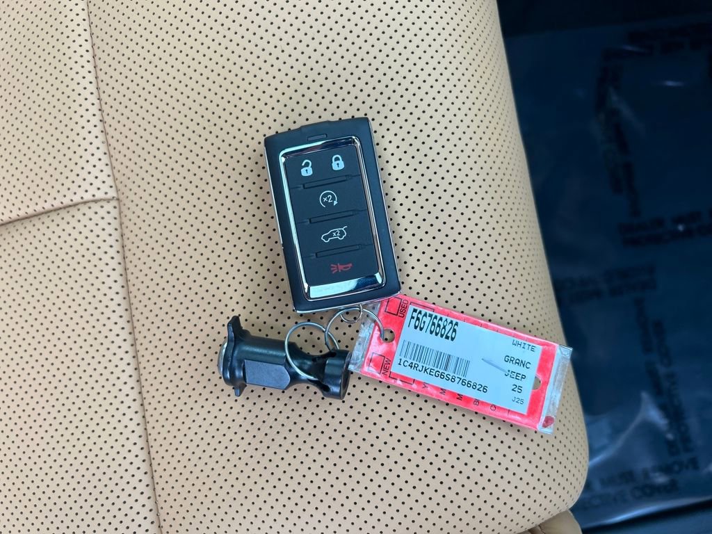 New 2025 Jeep Grand Cherokee L Summit image 33