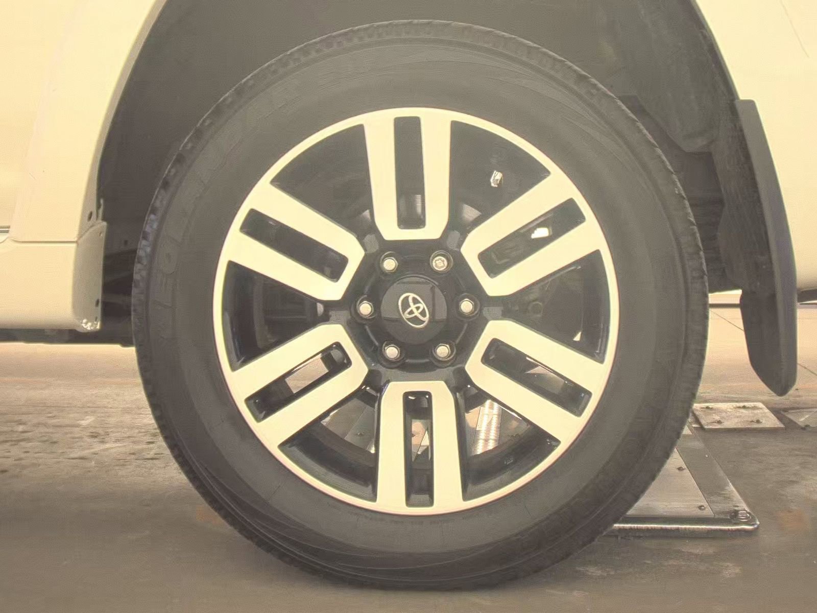 Used 2022 Toyota 4Runner Limited image 12