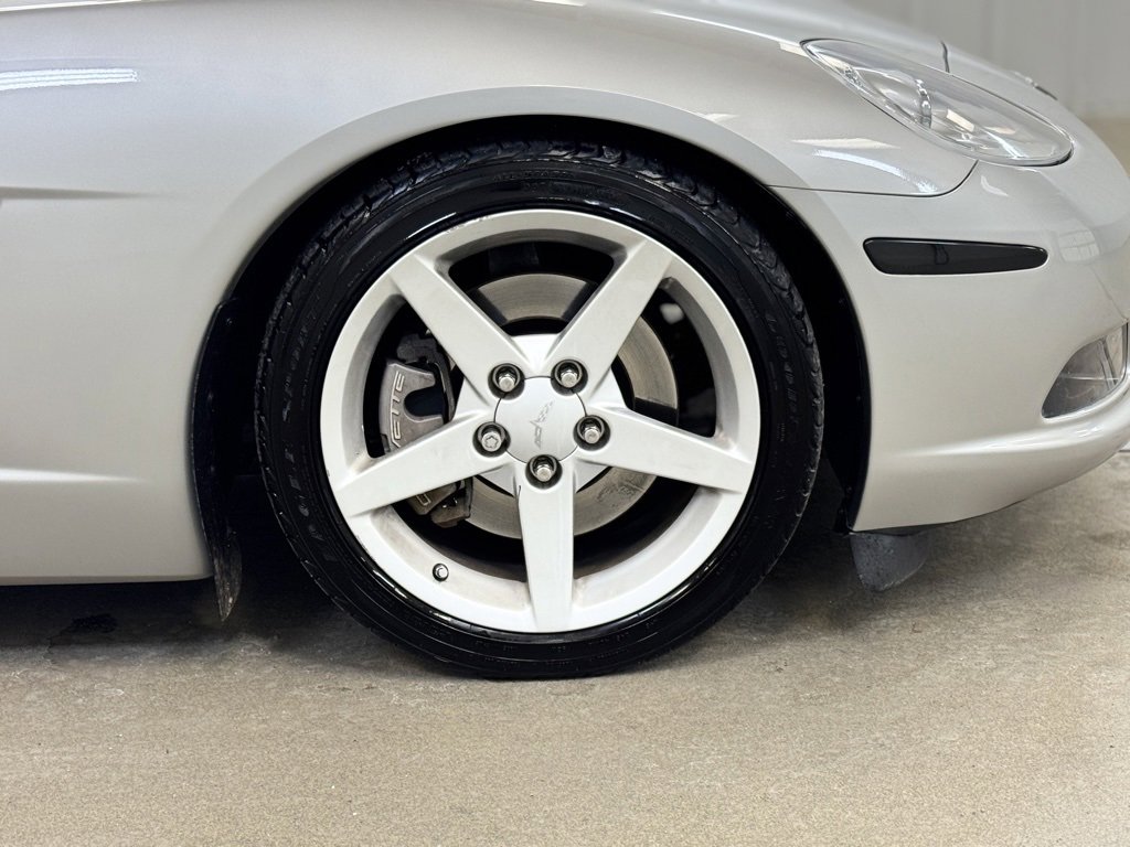 Used 2005 Chevrolet Corvette Base w/ Preferred Equipment Group image 4