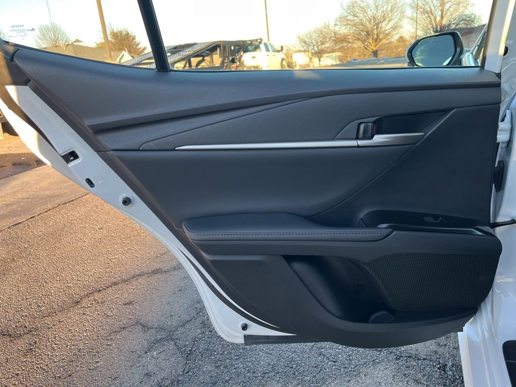 Used 2025 Toyota Camry XLE w/ Premium Package image 28