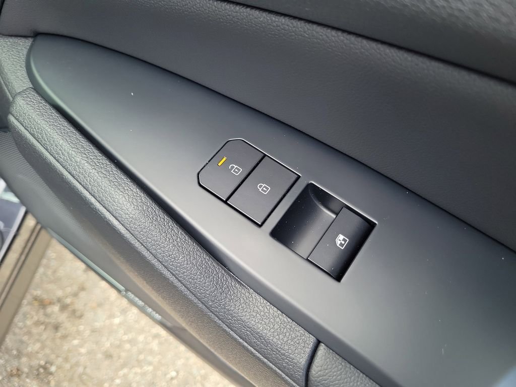 New 2026 Kia Sportage SX FWD image 11
