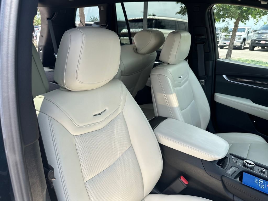 Used 2025 Cadillac XT6 Sport w/ Technology Package AWD/4WD image 34