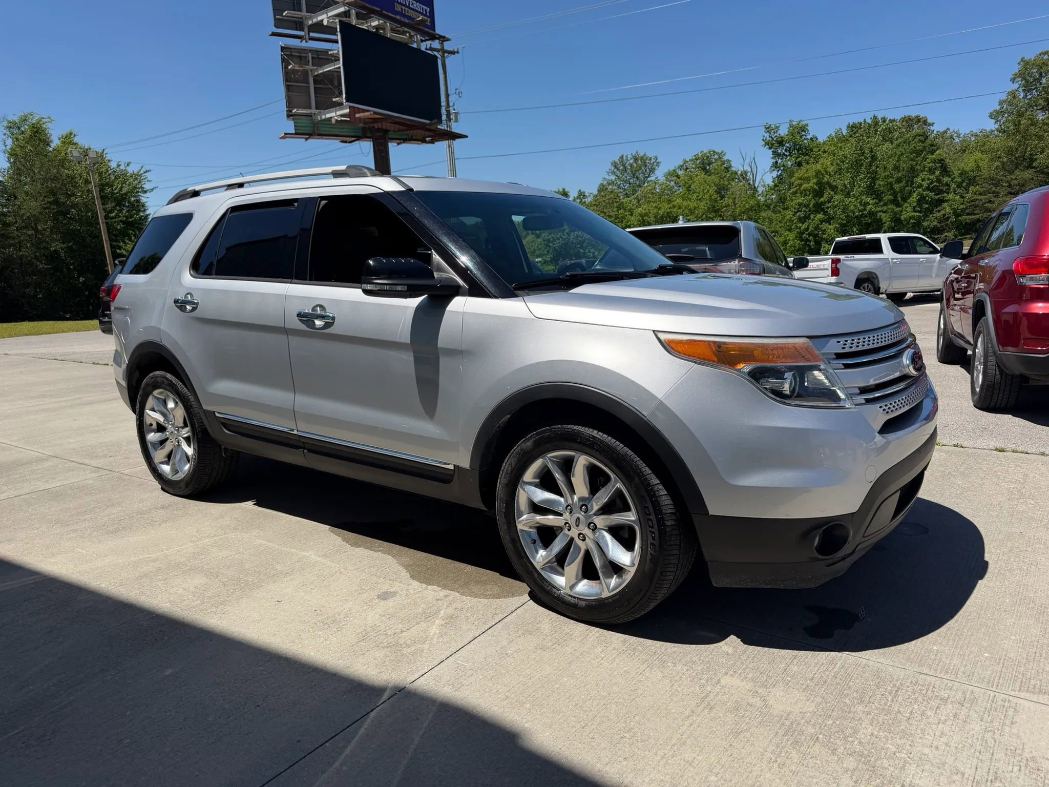 Used 2013 Ford Explorer XLT AWD/4WD image 5