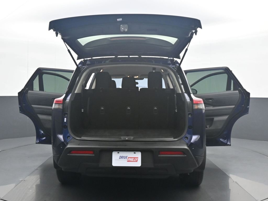 Used 2024 Nissan Pathfinder SV image 34