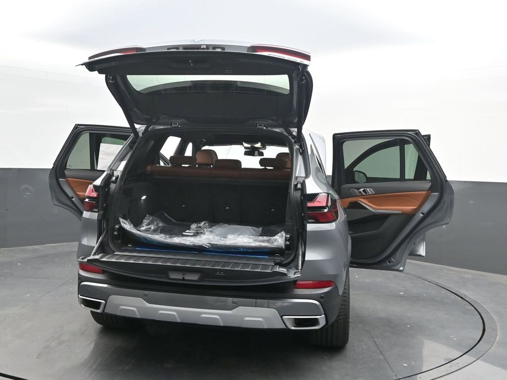 Used 2026 BMW X5 xDrive50e w/ Premium Package image 57